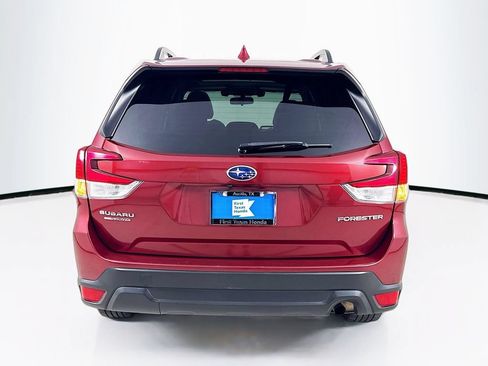 Used 2021 Subaru Forester Premium AWD/4WD image 6