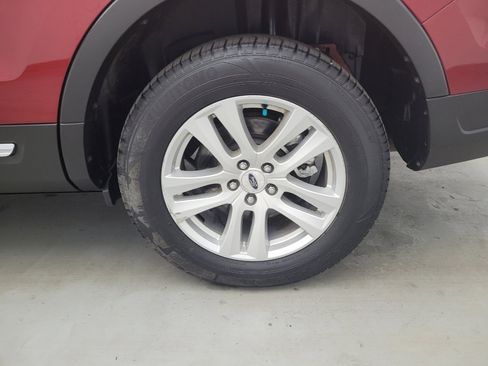 Used 2019 Ford Explorer XLT AWD/4WD image 31