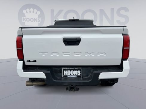 Used 2024 Toyota Tacoma TRD Sport image 5