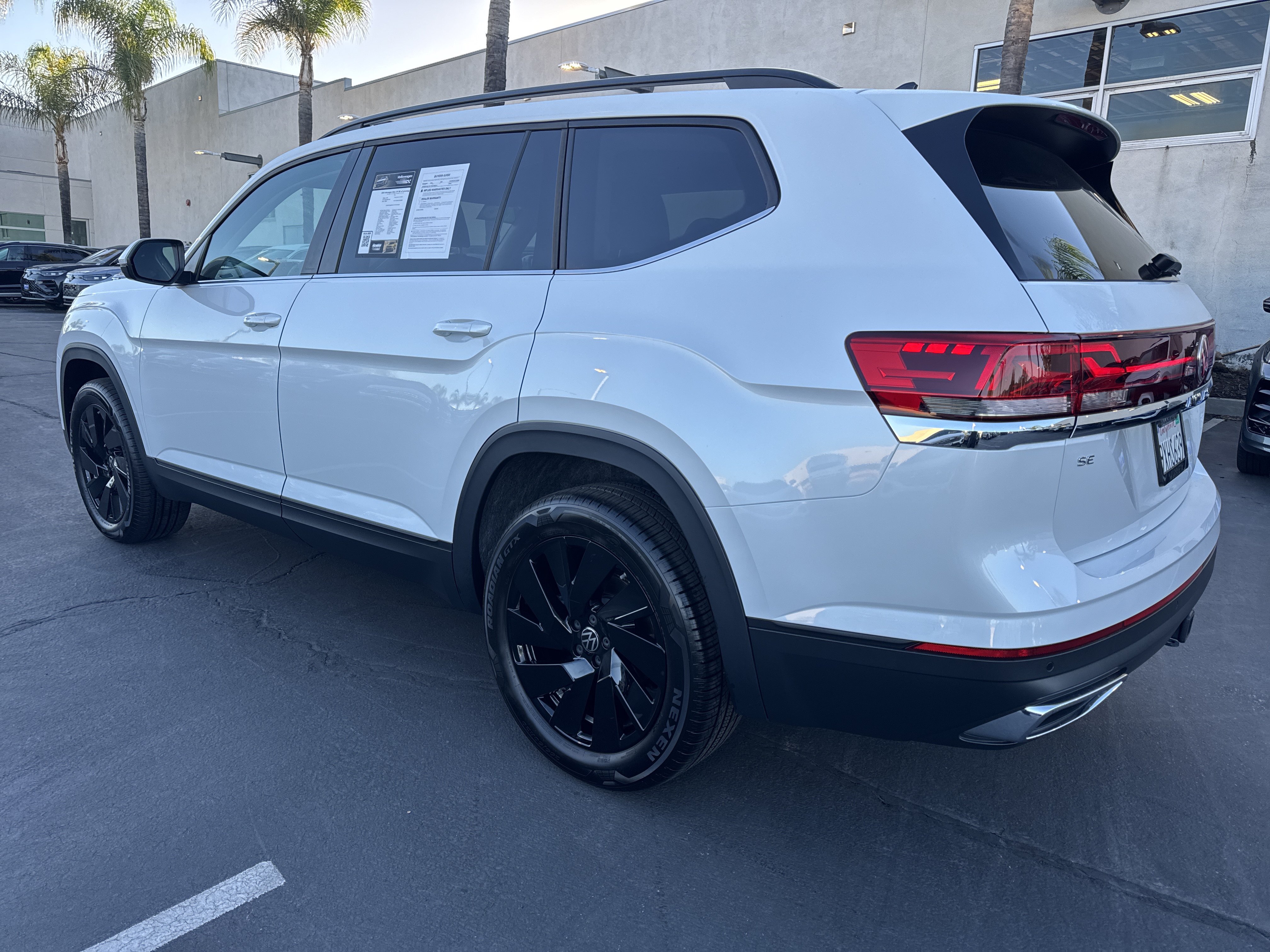 Used 2026 Volkswagen Atlas SE FWD image 7