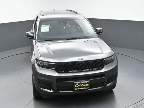 Used 2023 Jeep Grand Cherokee L Laredo AWD/4WD image 45