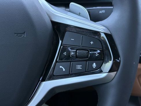 Used 2025 BMW 330i Sedan image 13