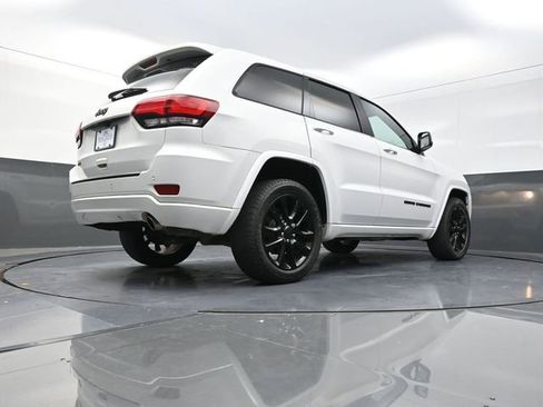 Used 2018 Jeep Grand Cherokee Altitude image 42