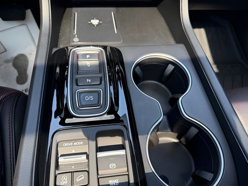 Used 2025 Honda Pilot Black Edition image 20