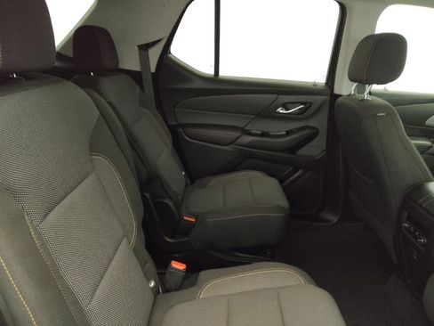 Used 2020 Chevrolet Traverse LT w/ Driver Confidence II Package AWD/4WD image 19
