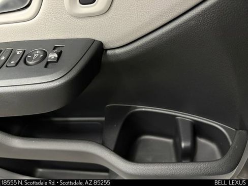 Used 2024 Honda Pilot Touring image 19