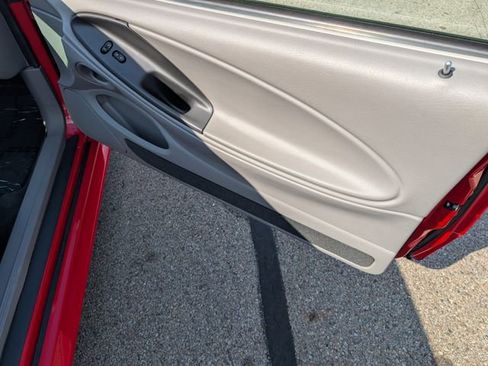 Used 2004 Ford Mustang GT RWD image 4