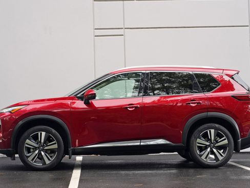 Used 2023 Nissan Rogue SL w/ SL Premium Package FWD image 8