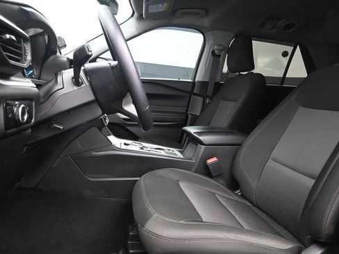 Used 2024 Ford Explorer XLT RWD image 12