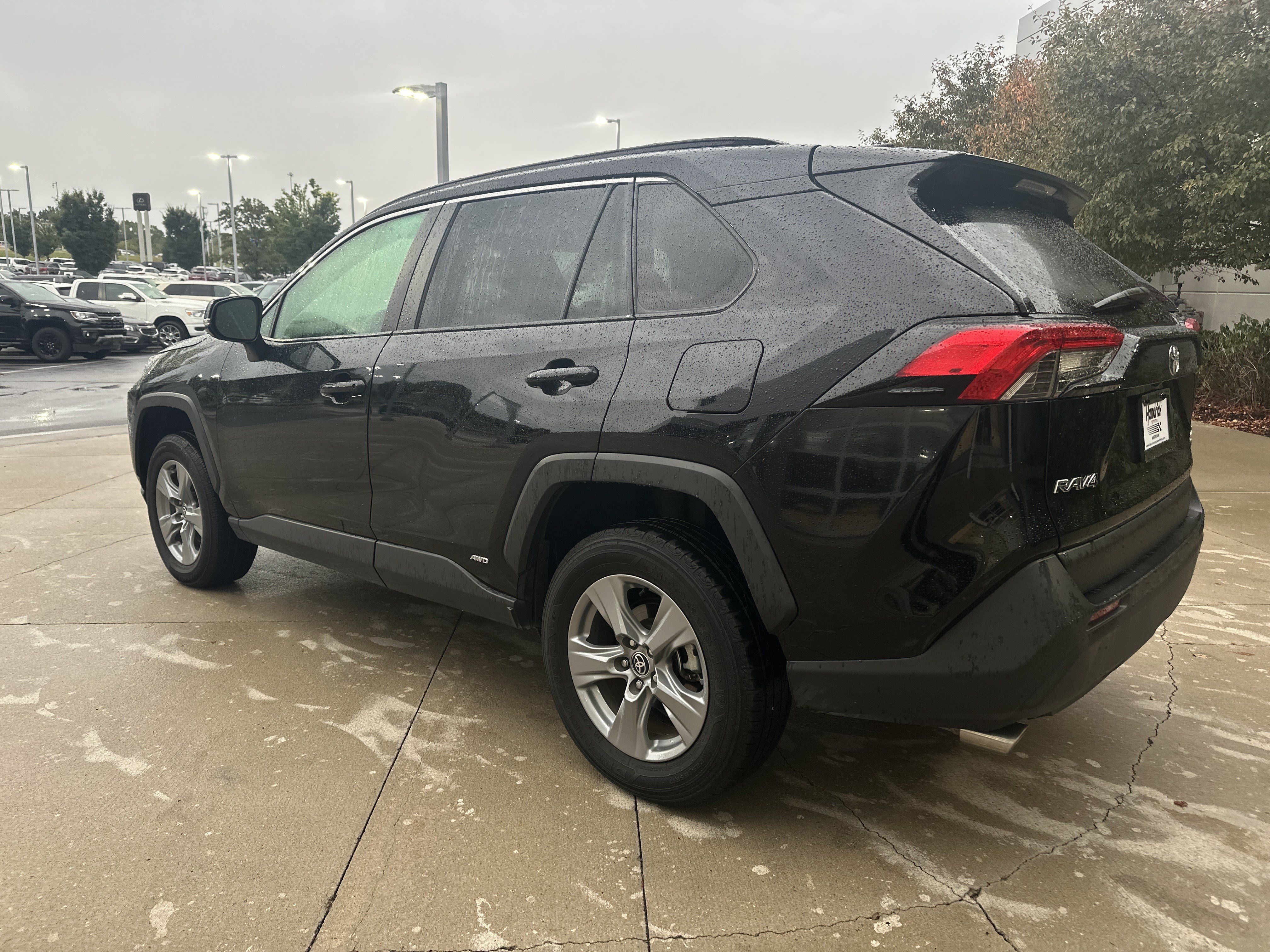 Used 2025 Toyota RAV4 XLE AWD/4WD image 7