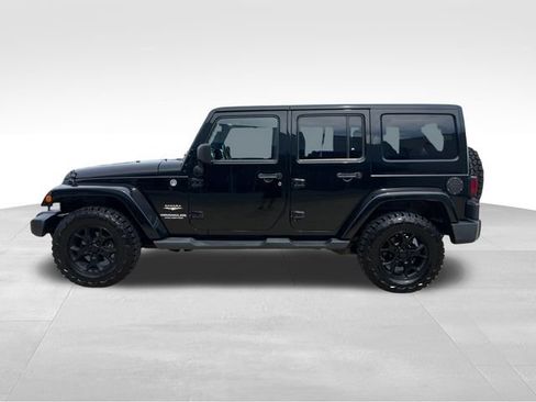 Used 2013 Jeep Wrangler Unlimited Sahara w/ Connectivity Group AWD/4WD image 3