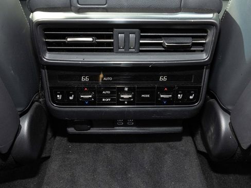 Used 2024 Lexus LX 600 4WD w/ Luxury Package image 40