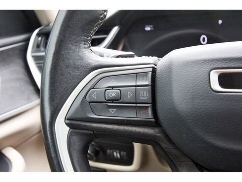 Used 2022 Jeep Grand Cherokee Limited image 18