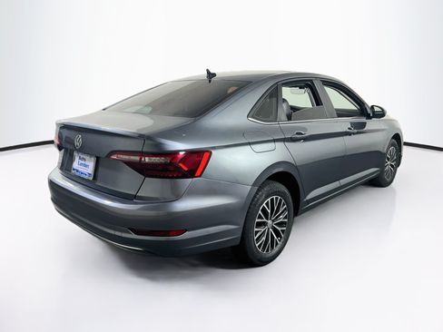 Used 2021 Volkswagen Jetta SE w/ SE Cold Weather Package FWD image 5