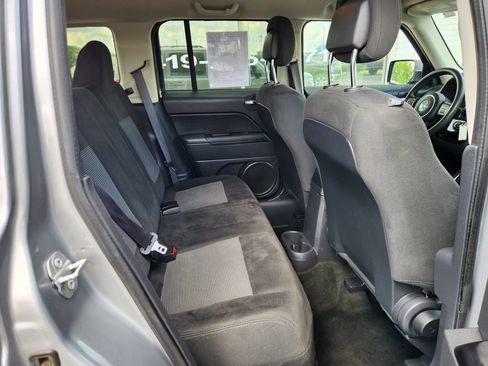 Used 2017 Jeep Patriot Sport w/ Power Value Group AWD/4WD image 12