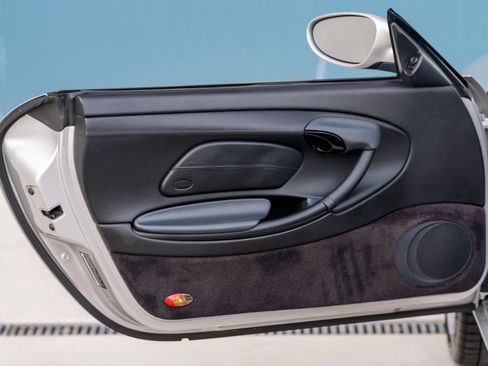 Used 1999 Porsche Boxster RWD image 7