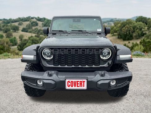 Used 2025 Jeep Wrangler Sport AWD/4WD image 2