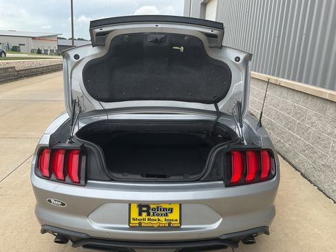 Used 2022 Ford Mustang Premium image 18