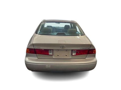 Used 2001 Toyota Camry CE image 4