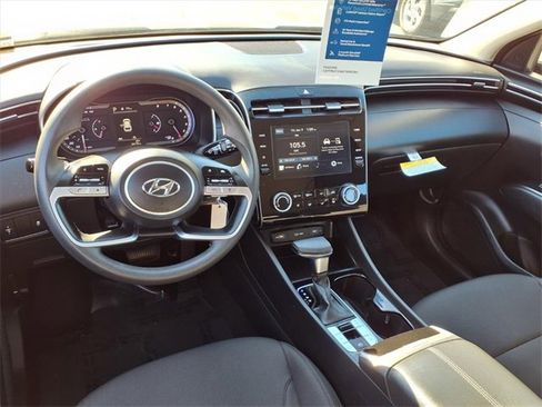 Certified 2024 Hyundai Tucson SE image 9