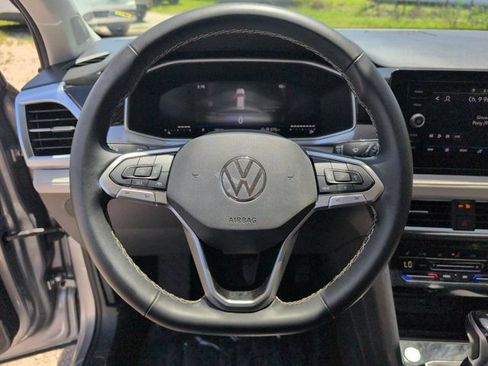Used 2025 Volkswagen Taos SE FWD image 22