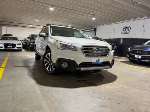 Used 2015 Subaru Outback 2.5i Limited AWD/4WD image 6