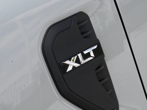 Used 2024 Ford Ranger XLT w/ FX4 Off-Road Package AWD/4WD image 11