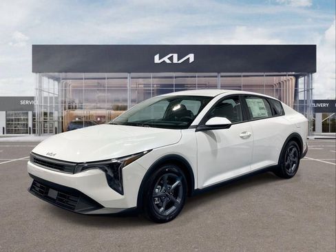 New 2026 Kia K4 LXS image 4