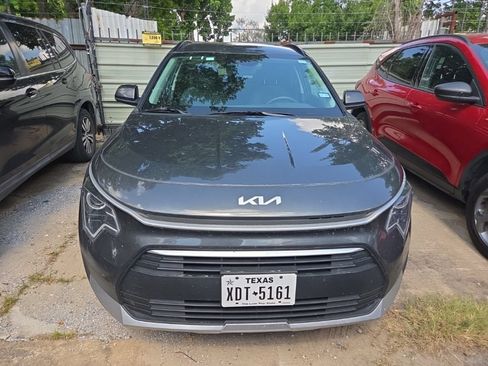 Used 2025 Kia Niro LX FWD image 7