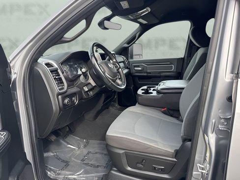 Used 2023 RAM 2500 Big Horn w/ Level 1 Equipment Group image 9