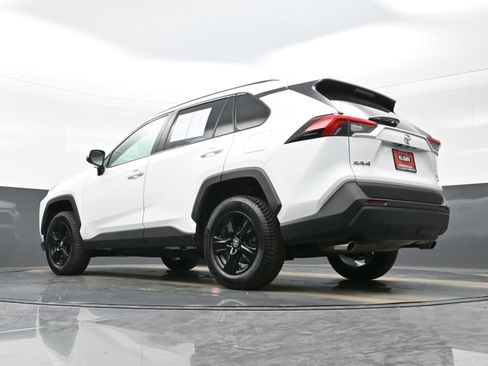 Used 2021 Toyota RAV4 XLE AWD/4WD image 30