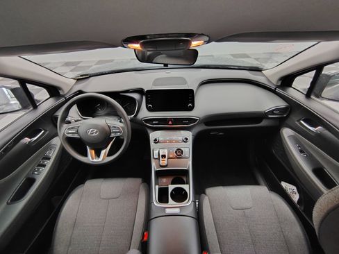 Used 2023 Hyundai Santa Fe SE image 2