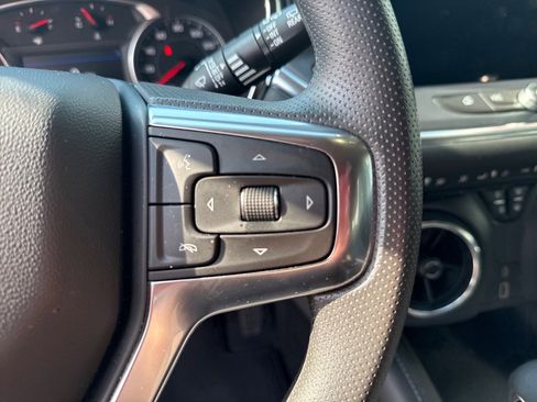 Used 2025 Chevrolet Blazer LT AWD/4WD image 17