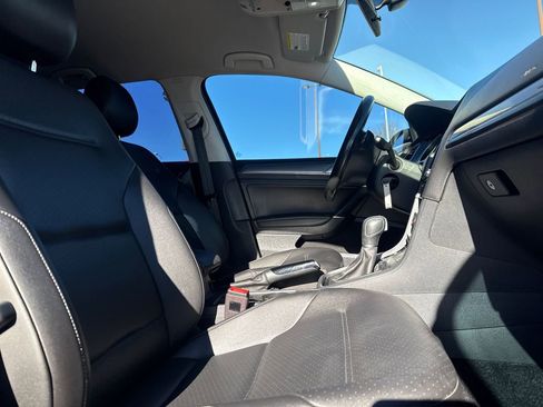 Used 2019 Volkswagen Golf Alltrack S image 12