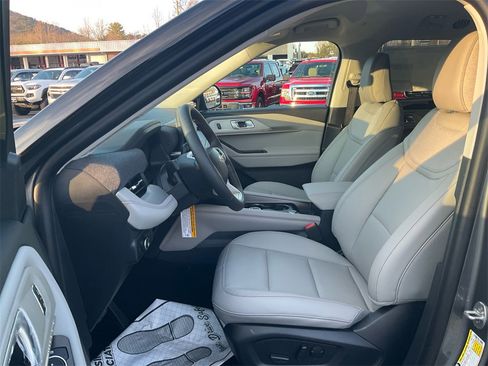 New 2026 Ford Explorer Active w/ Active Comfort Package image 16