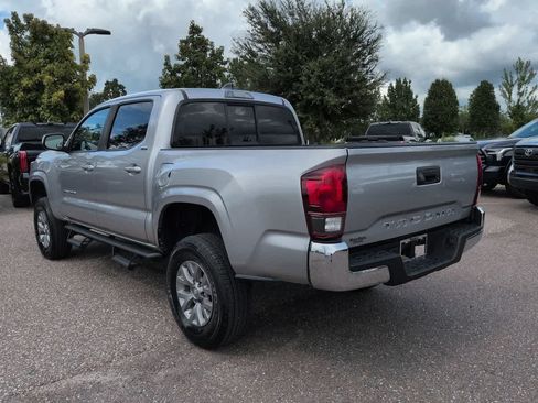 Used 2020 Toyota Tacoma SR5 RWD image 4