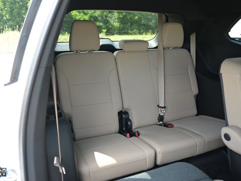 Used 2026 Buick Enclave Preferred AWD/4WD image 4