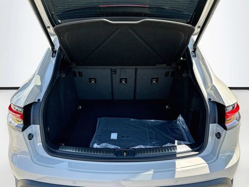 New 2026 Porsche Macan AWD/4WD image 28