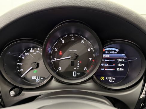 Certified 2025 Porsche Macan image 52