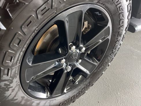 Used 2022 Jeep Wrangler Unlimited Sport image 17