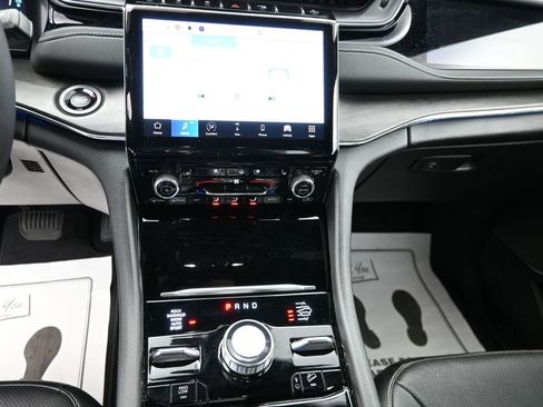 Used 2023 Jeep Grand Cherokee Overland image 21