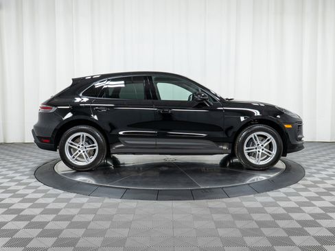 Used 2025 Porsche Macan image 8
