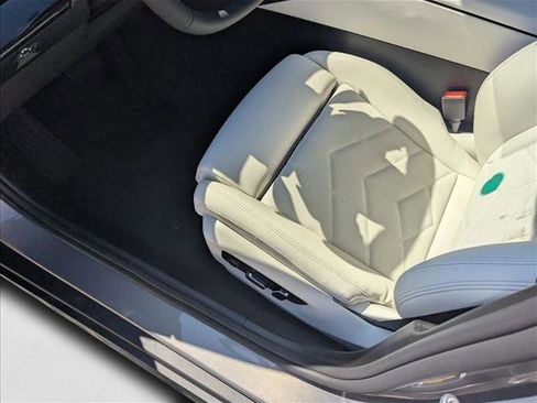 Used 2026 BMW 530i w/ Premium Package image 4