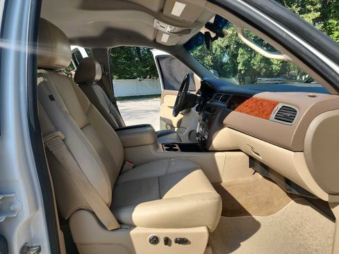 Used 2014 Chevrolet Silverado 3500 LTZ w/ LTZ Plus Package image 42