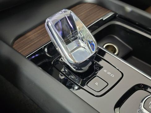 Used 2023 Volvo XC60 T8 Ultimate w/ Climate Package image 36