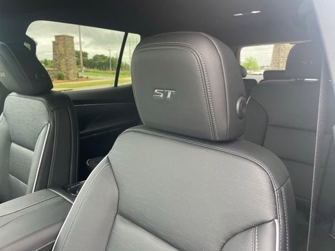 New 2026 Buick Enclave Sport Touring w/ Power Package FWD image 21