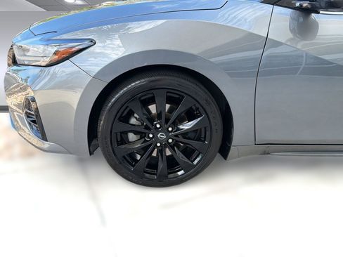 Used 2023 Nissan Maxima SR w/ Sport Mat Group FWD image 12