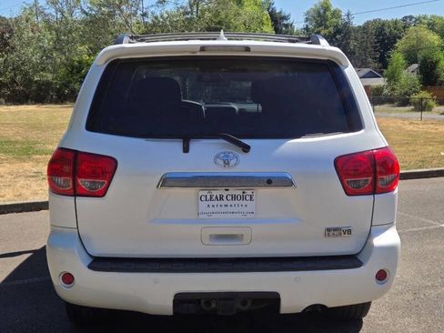 Used 2016 Toyota Sequoia Platinum AWD/4WD image 4