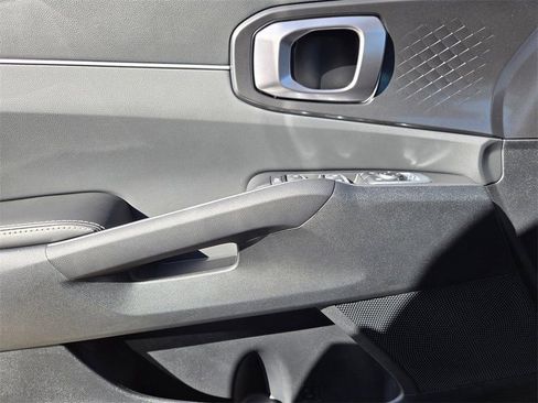 New 2026 Kia Sorento S w/ S Panoramic Sunroof Package FWD image 18