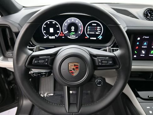 Certified 2024 Porsche Cayenne Coupe AWD/4WD image 9